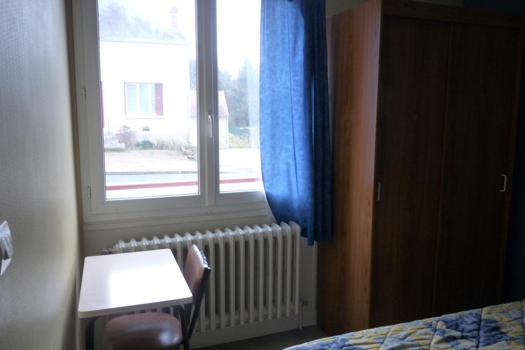 Hotel De La Gare Noyers-sur-Cher Room photo