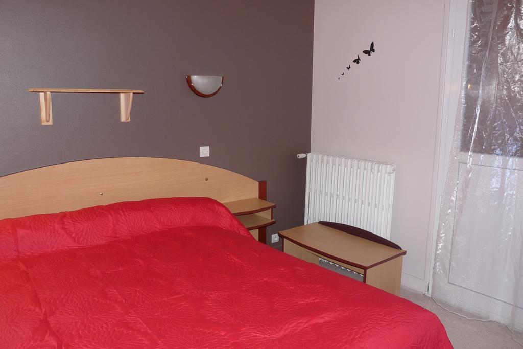 Hotel De La Gare Noyers-sur-Cher Room photo